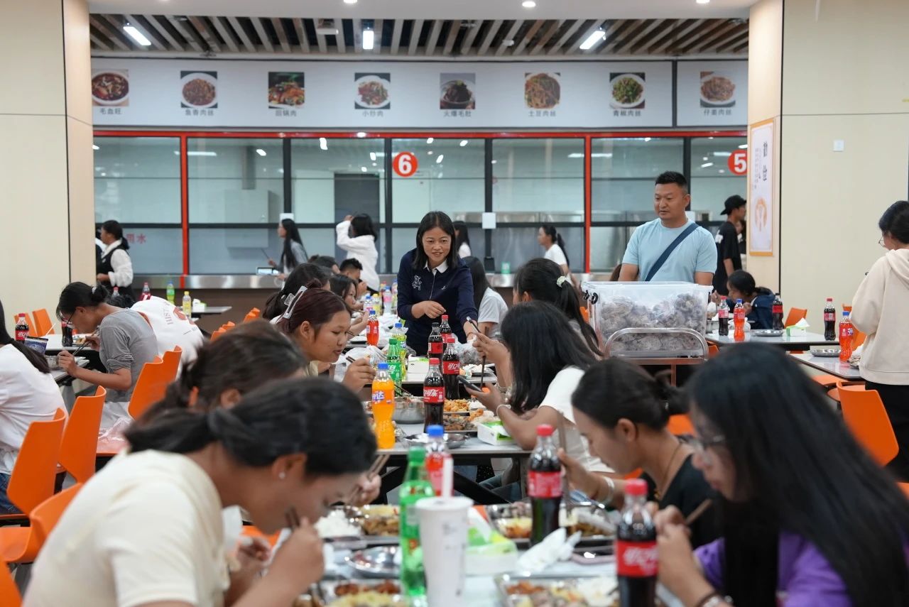 月满中秋 情满校园 今年会官方网站2024年中秋佳节这样过