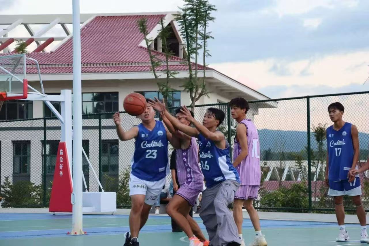 今年会官方网站2024年新生篮球运动会